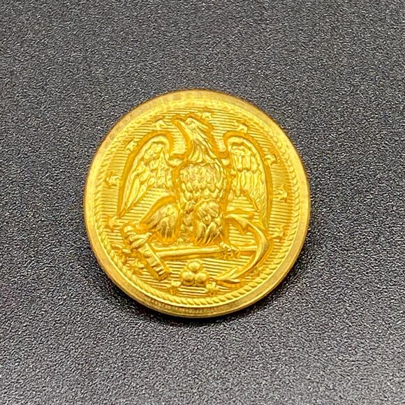 Navy Gold Tone Eagle with Anchor Waterbury Button Conn. Replacement Button (a2) - Picture 1 of 3